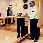 Oyo Hotel Aarav Inn Near Nawada Metro Station
