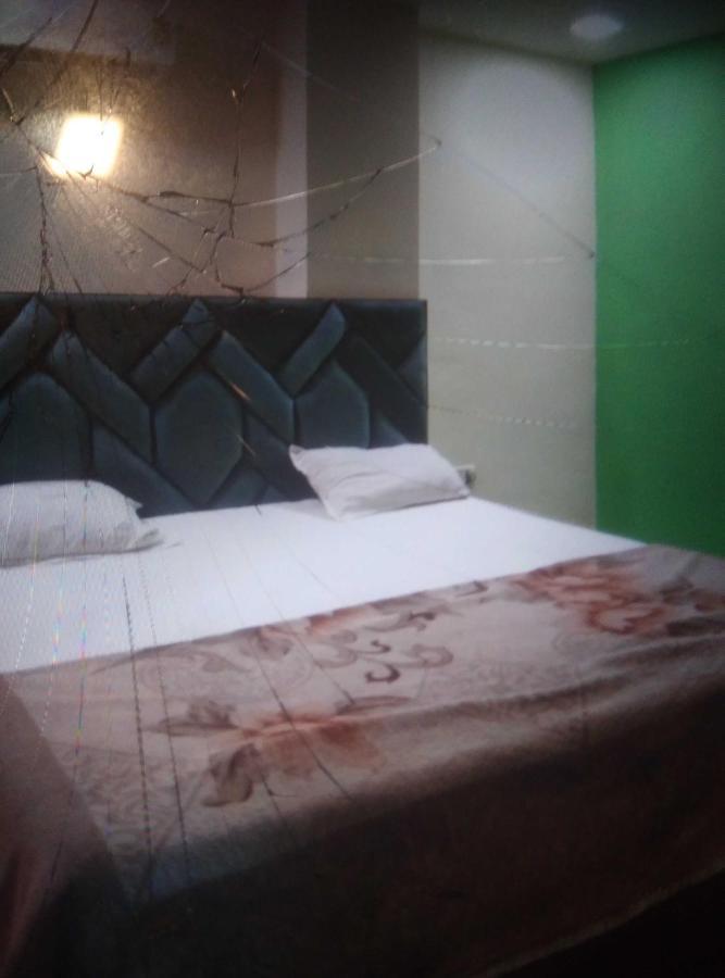 Oyo Aarav Near Nawada Metro Station Hotel